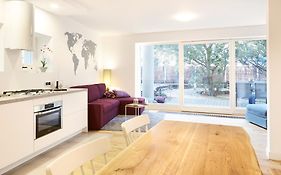 Lovely Lux Garden Flat Near Royal Park